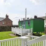 Hannahs Shepherds Hut - Uk43564 Feriehus