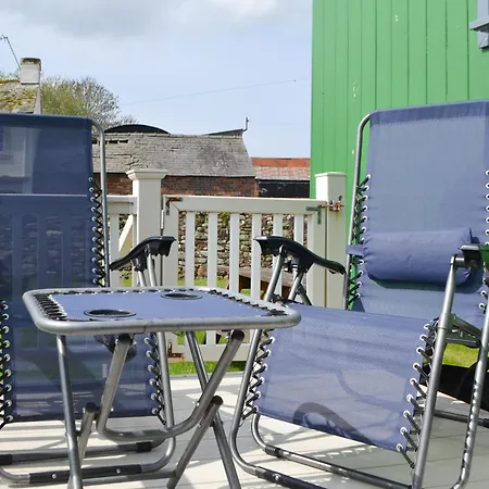 Hannahs Shepherds Hut - Uk43564 Vakantiehuis Bowness-on-Solway