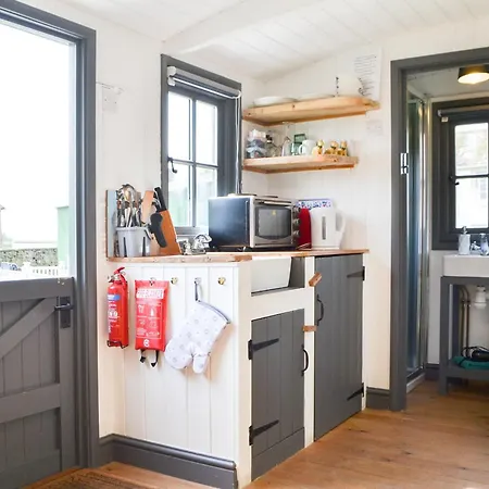 Vakantiehuis Hannahs Shepherds Hut - Uk43564 *