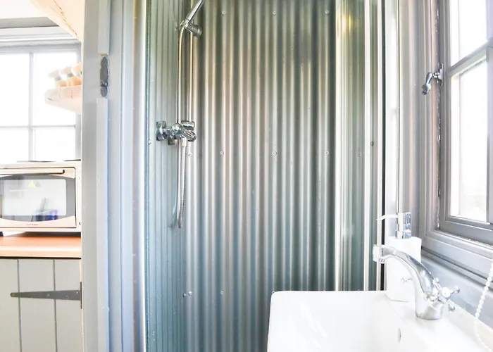 Hannahs Shepherds Hut - Uk43564 * Bowness-on-Solway