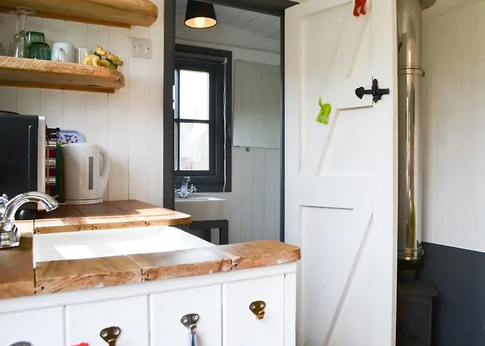 Hannahs Shepherds Hut - Uk43564